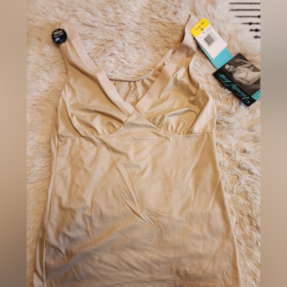 Vanity Fair Cami - Picture 2 of 3